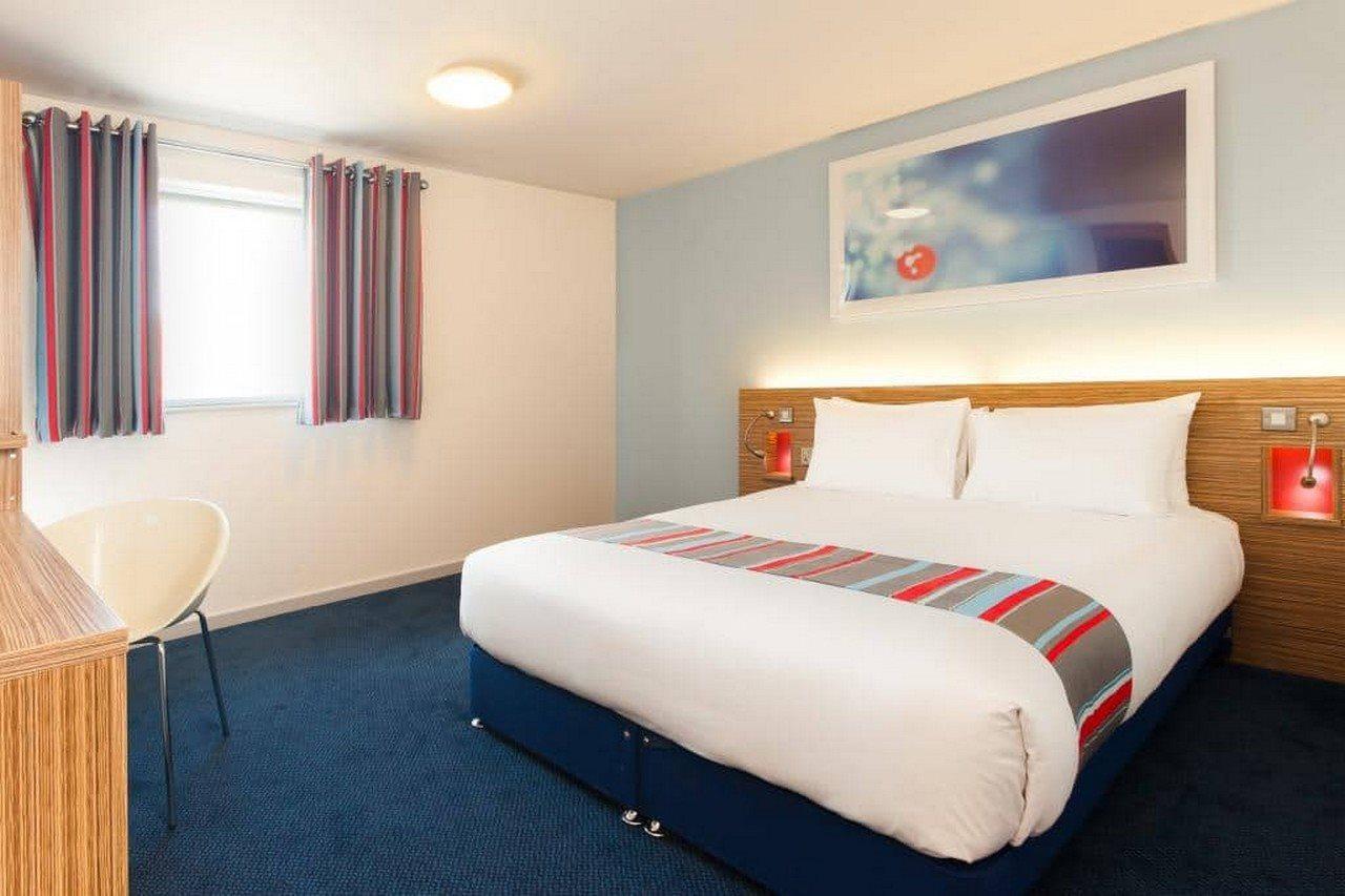 Travelodge Cardiff Central Queen Street Exterior foto
